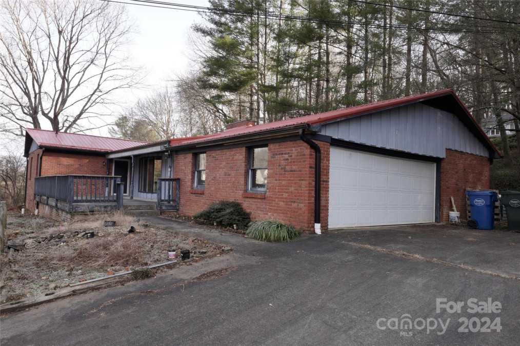 71 Auburn Park Dr Waynesville, NC 28786