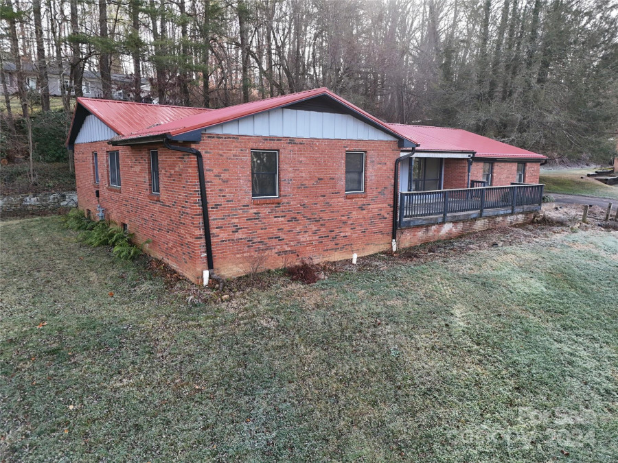 71 Auburn Park Dr Waynesville, NC 28786