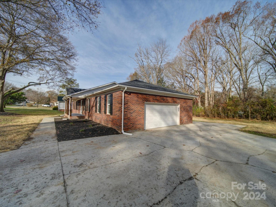 131 Nantz Ave Mount Holly, NC 28120