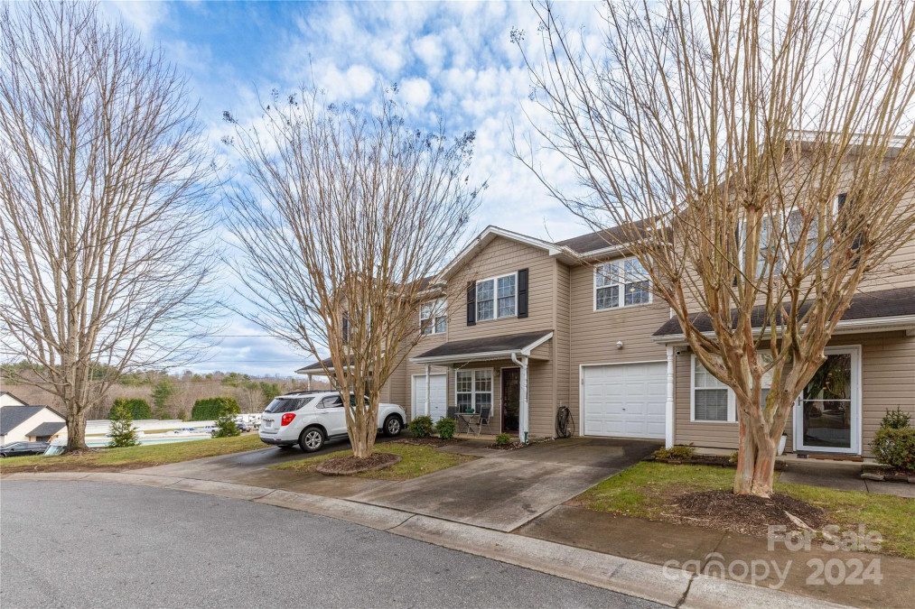 22 Yorktown Cir Fletcher, NC 28732