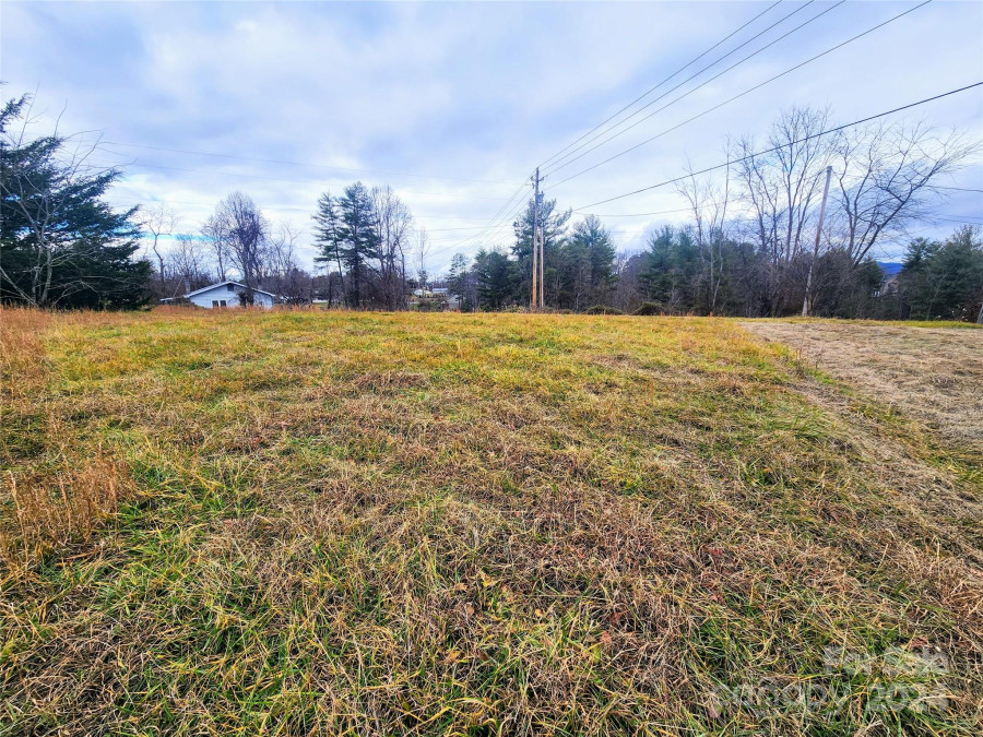 69 Locust Grove Rd Weaverville, NC 28787