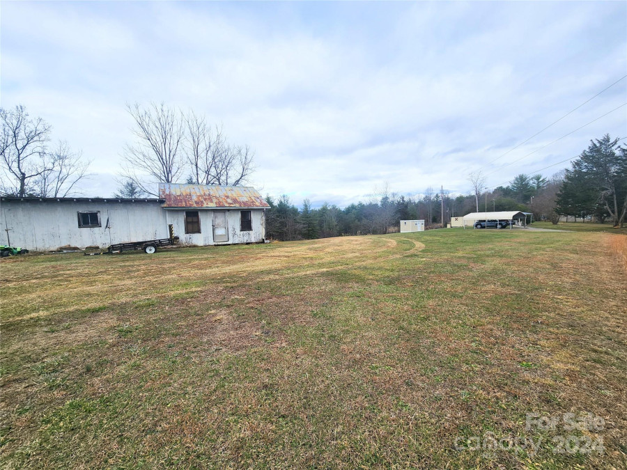 69 Locust Grove Rd Weaverville, NC 28787