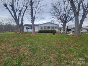 69 Locust Grove Rd Weaverville, NC 28787