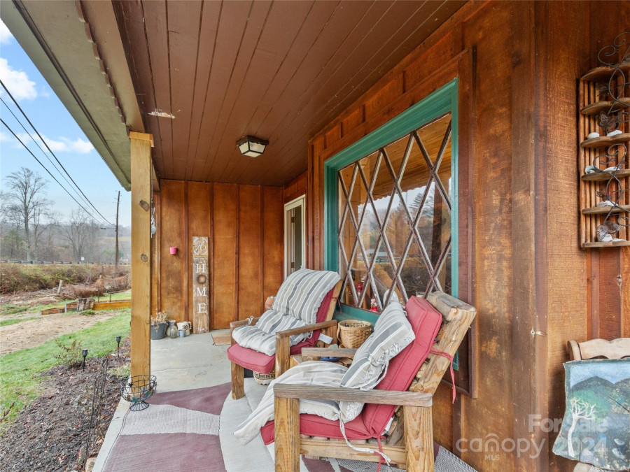 330 Old Us 19e Hw Spruce Pine, NC 28777