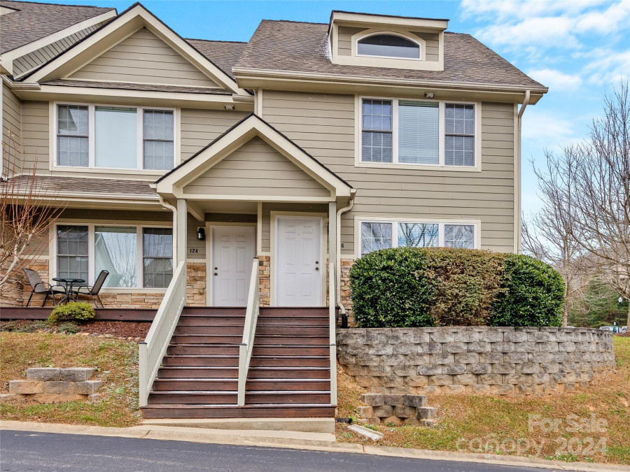 126 Rotunda Cir Asheville, NC 28806