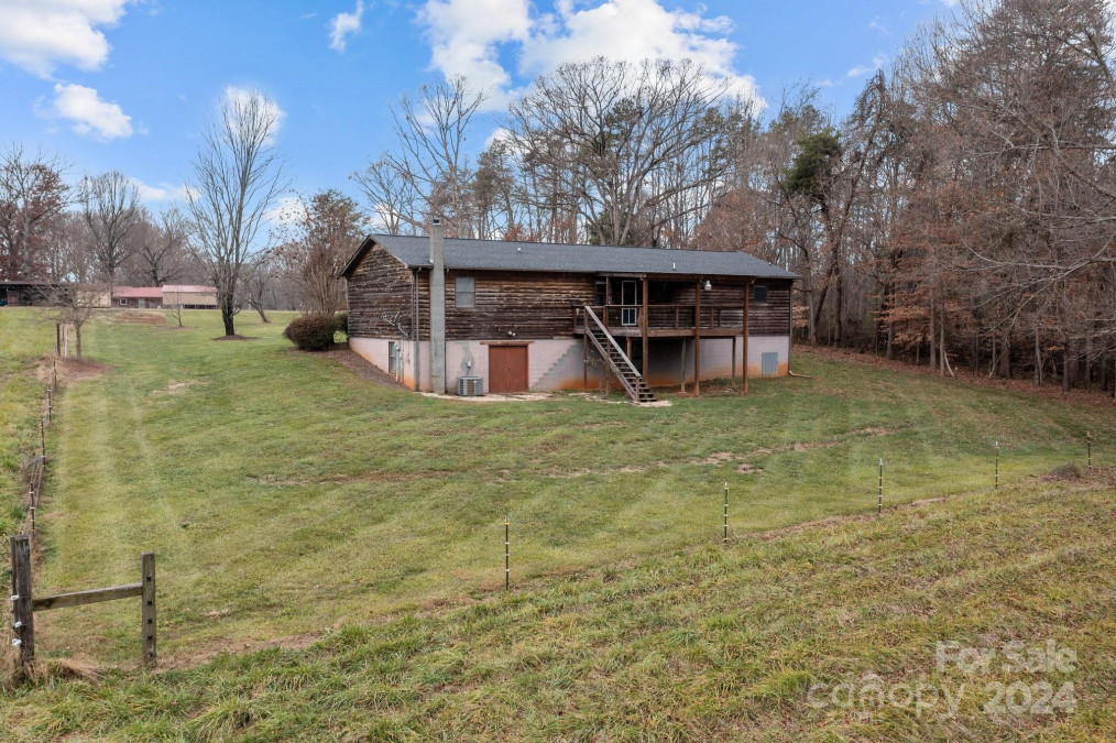 101 Stonehenge Ln Statesville, NC 28625