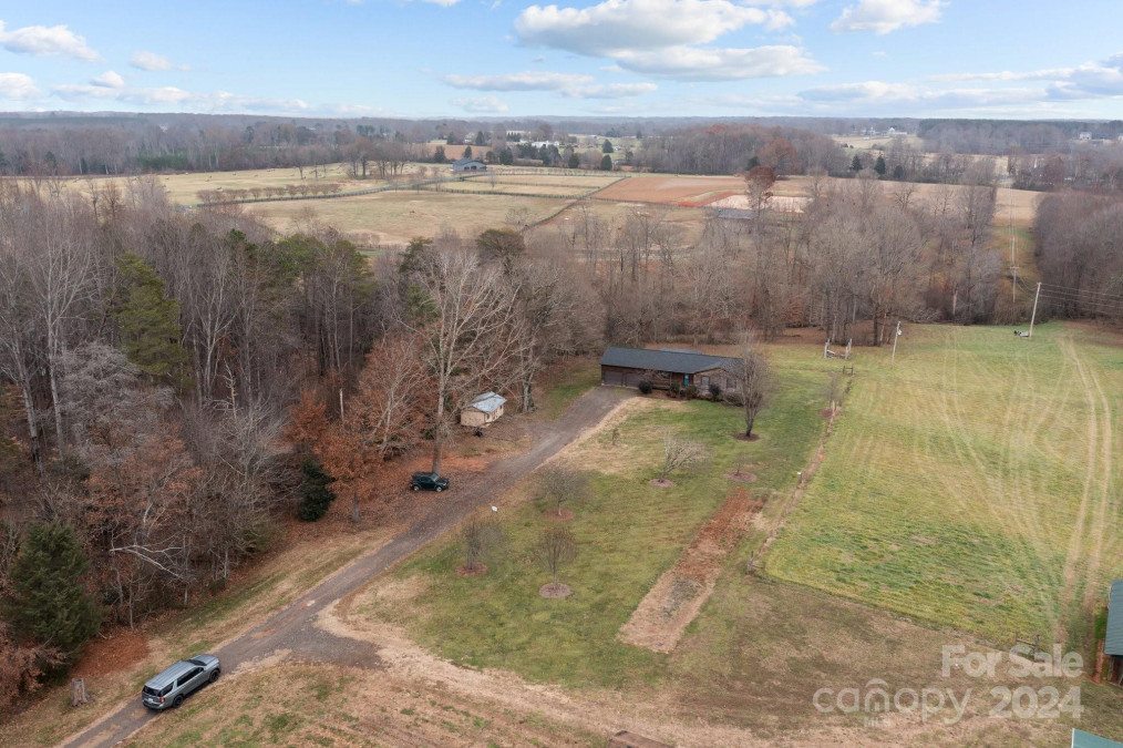 101 Stonehenge Ln Statesville, NC 28625