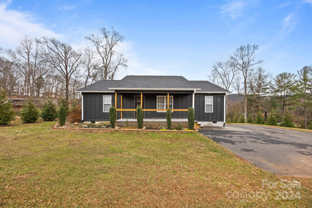 34 Young Dr Candler, NC 28715