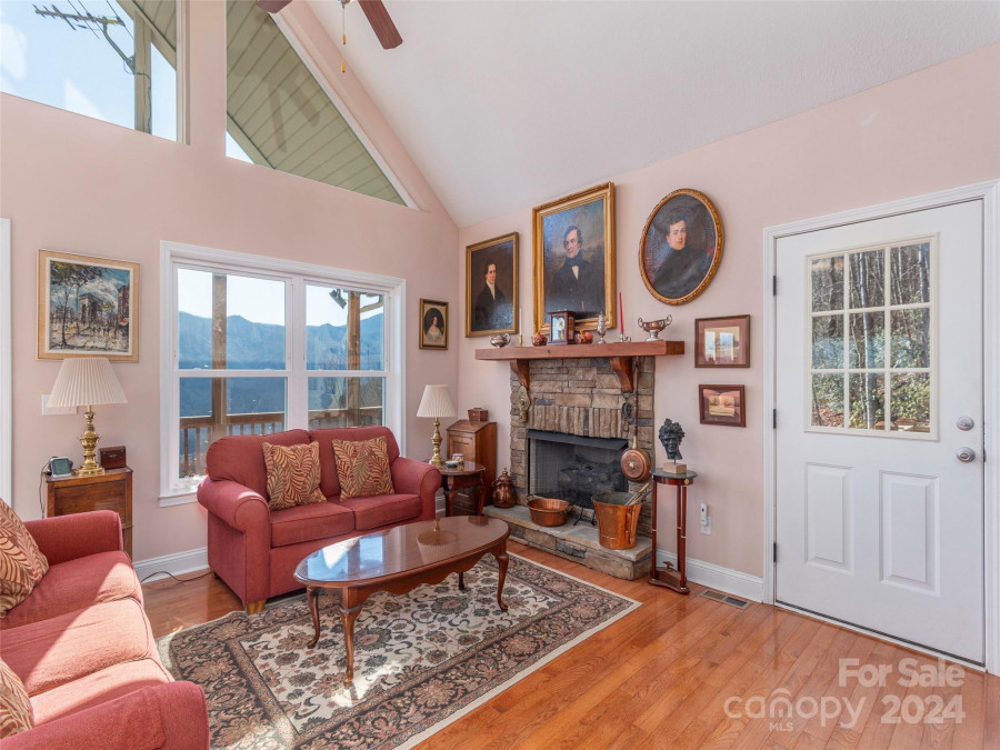 117 Walnut Dr Maggie Valley, NC 28751