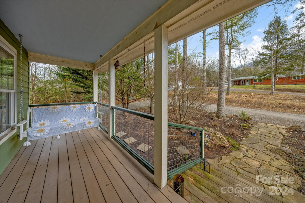 46 Walkertown Rd Black Mountain, NC 28711