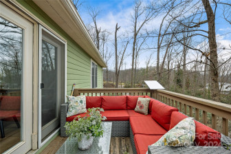 46 Walkertown Rd Black Mountain, NC 28711