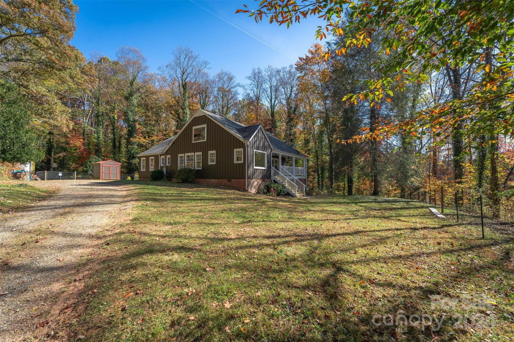 130 Brooks Cove Rd Candler, NC 28715