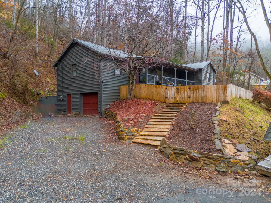 86 Tumbleweed Trl Cullowhee, NC 28723