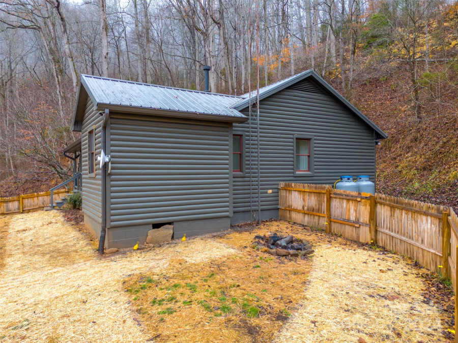 86 Tumbleweed Trl Cullowhee, NC 28723