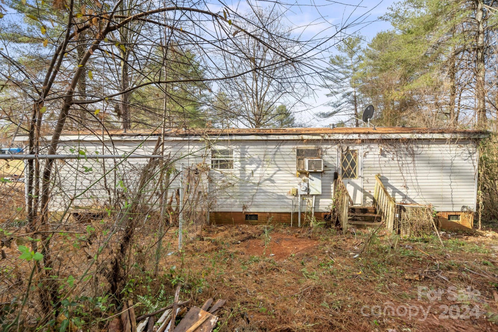 2511 Swanson Rd Crouse, NC 28033