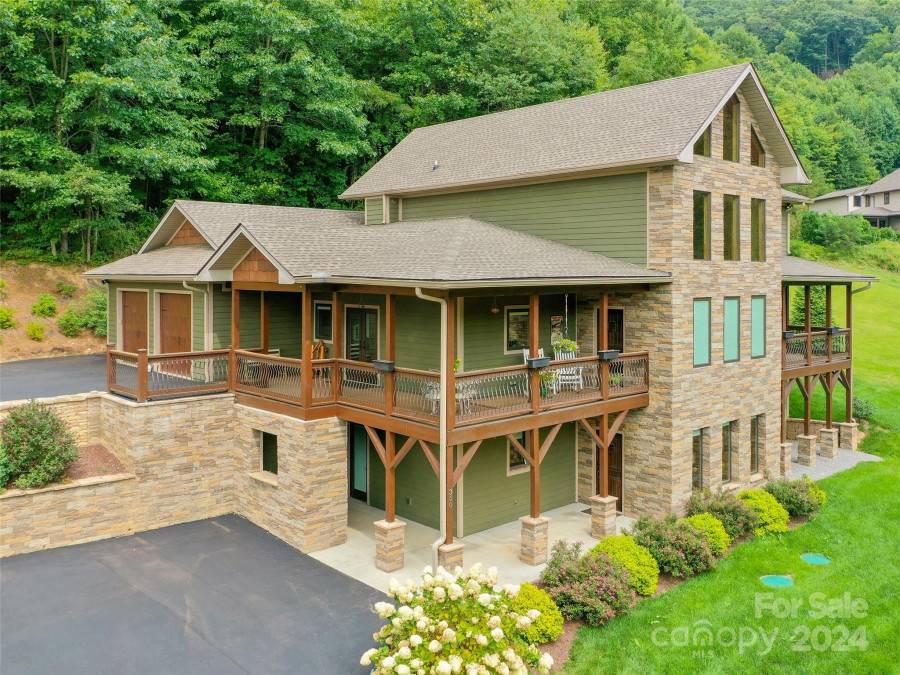 350 Inverness Dr Waynesville, NC 28785