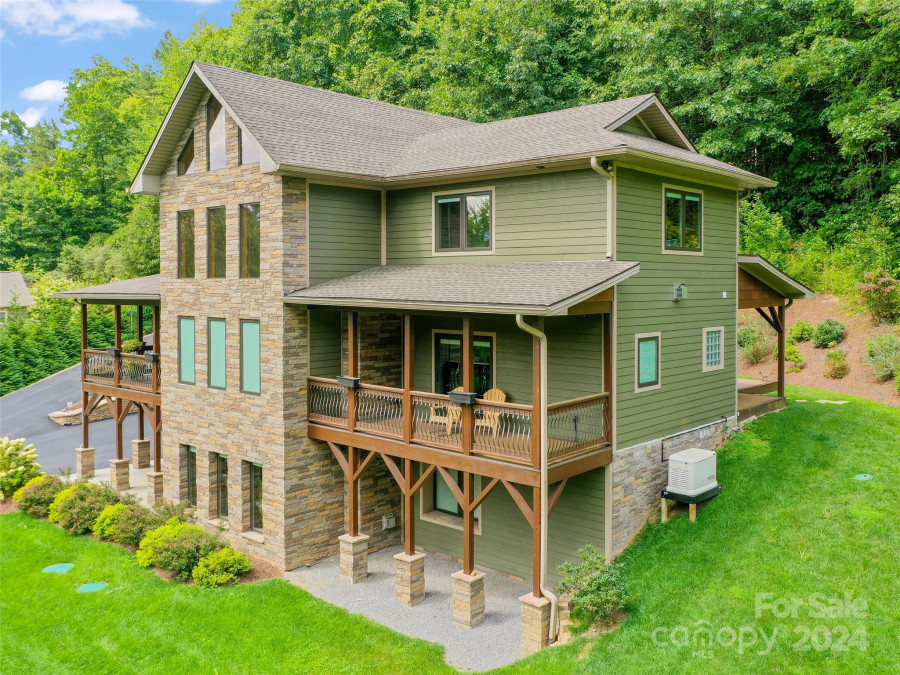 350 Inverness Dr Waynesville, NC 28785