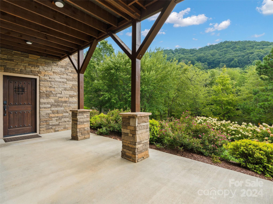 350 Inverness Dr Waynesville, NC 28785