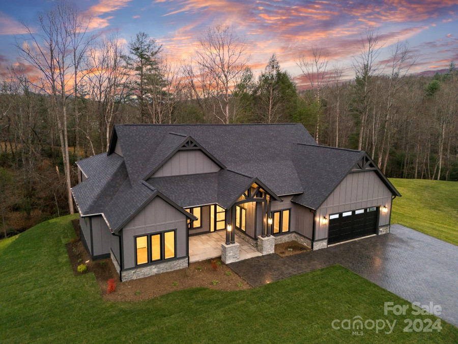 455 Ascension Valley Horse Shoe, NC 28742