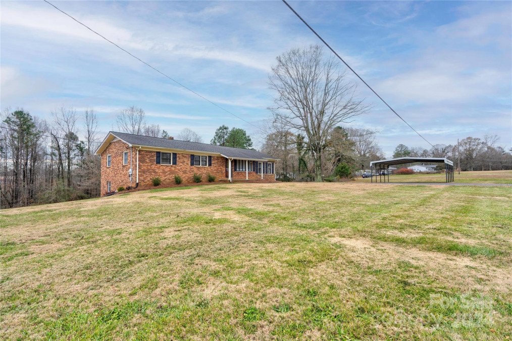 1142 Stagecoach Trl Lawndale, NC 28090