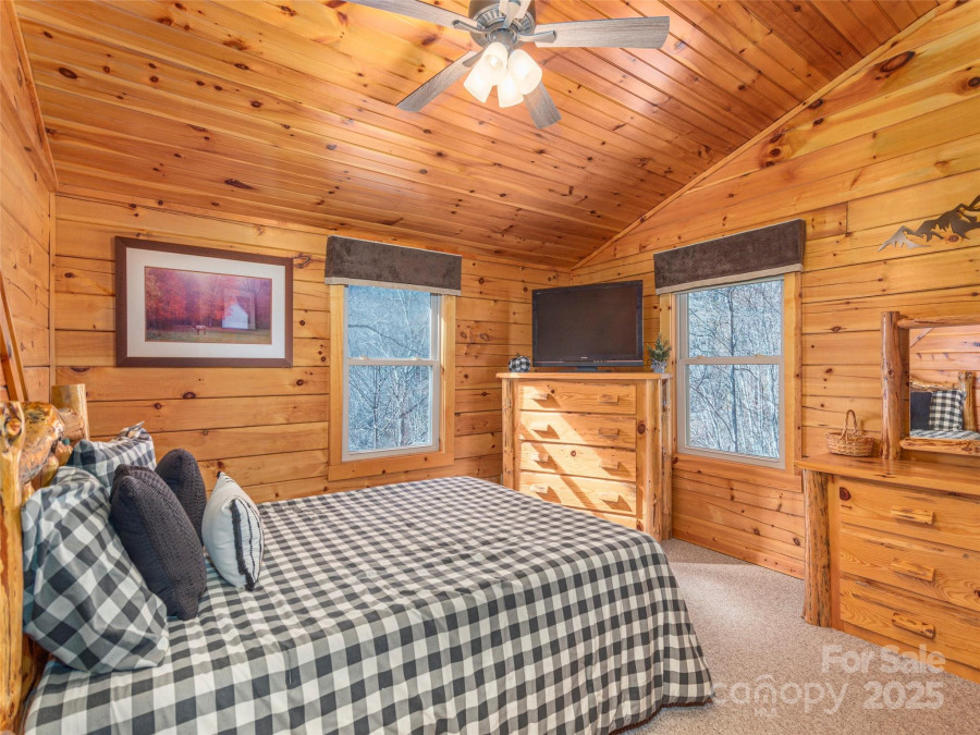 37 Filly Ln Maggie Valley, NC 28751