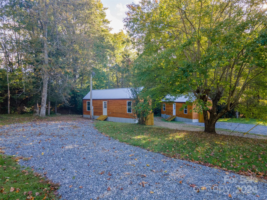 19 Winston Trl Cullowhee, NC 28723