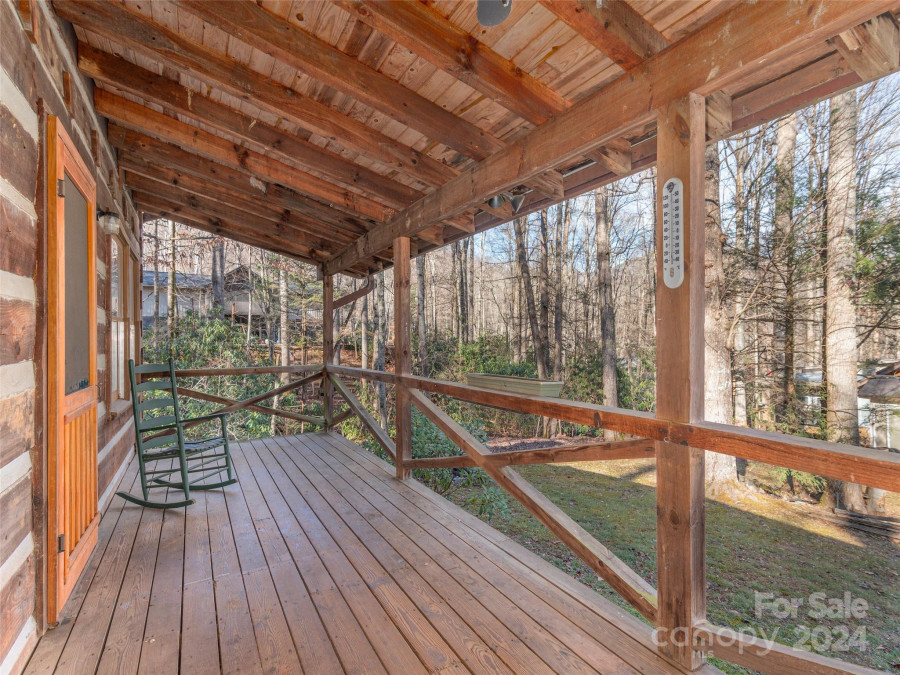 456 Spring Lake Rd Maggie Valley, NC 28751