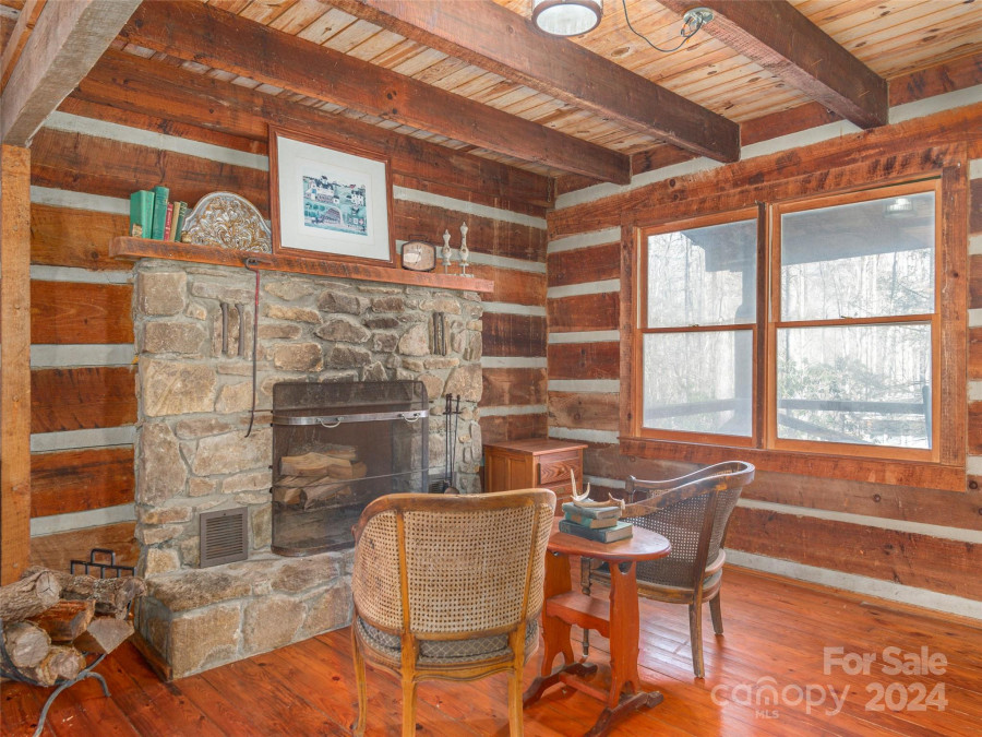 456 Spring Lake Rd Maggie Valley, NC 28751