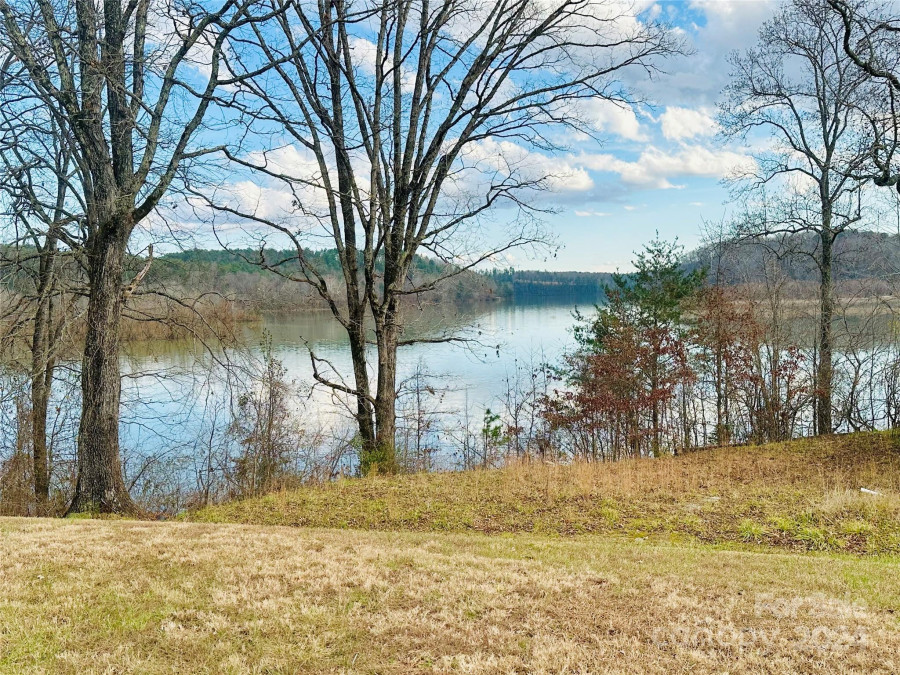 4186 Lake James Rd Marion, NC 28752