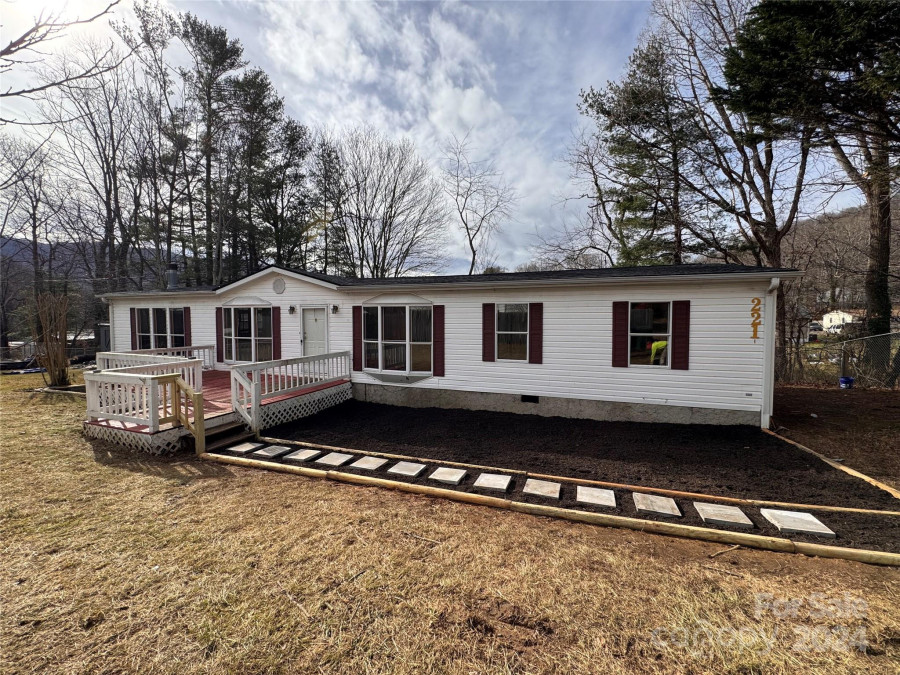 221 Northwest Ave Swannanoa, NC 28778