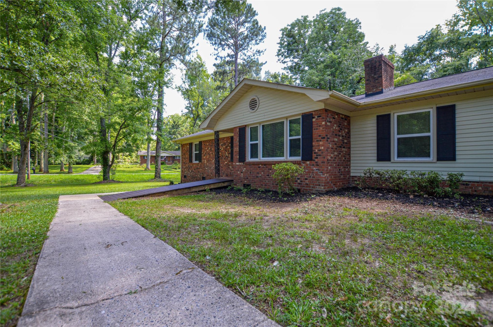 3201 Oscar Dr Matthews, NC 28105