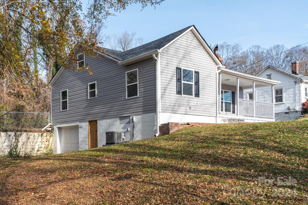 308 Hillside St Lenoir, NC 28645