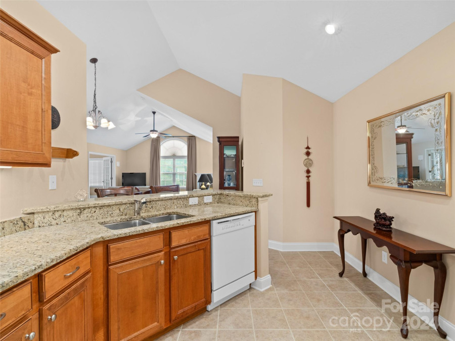 76 Mountain Meadow Cir Weaverville, NC 28787