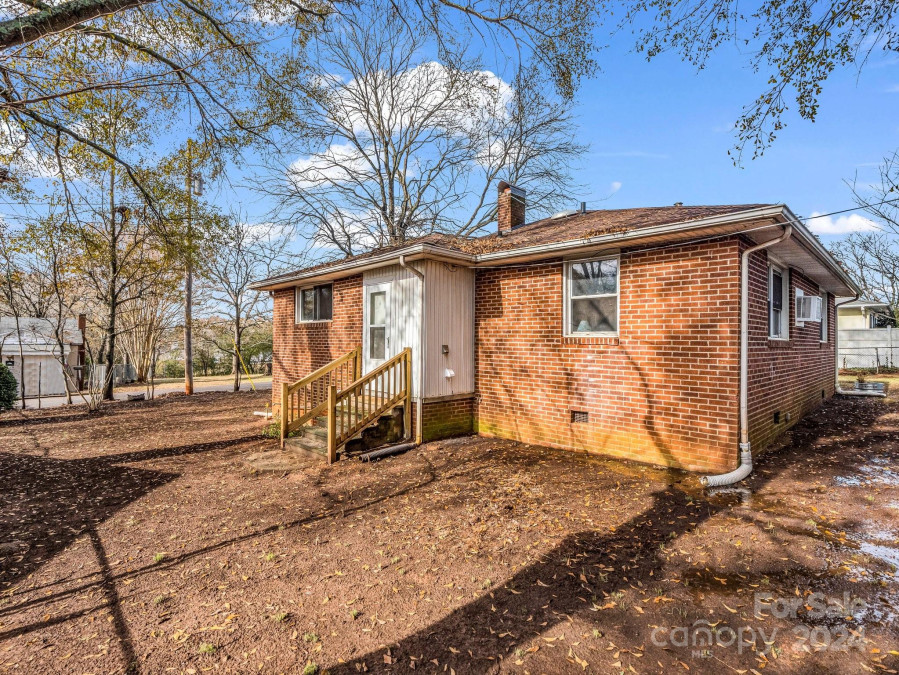 115 Hill St Forest City, NC 28043