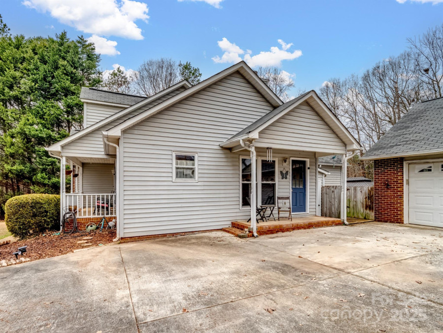 944 Pleasant Ridge Rd Fort Mill, SC 29715