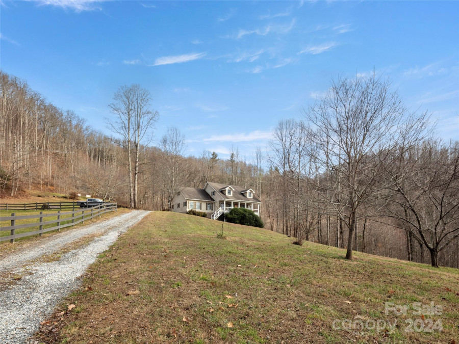 512 Shiloh Dr Hendersonville, NC 28792