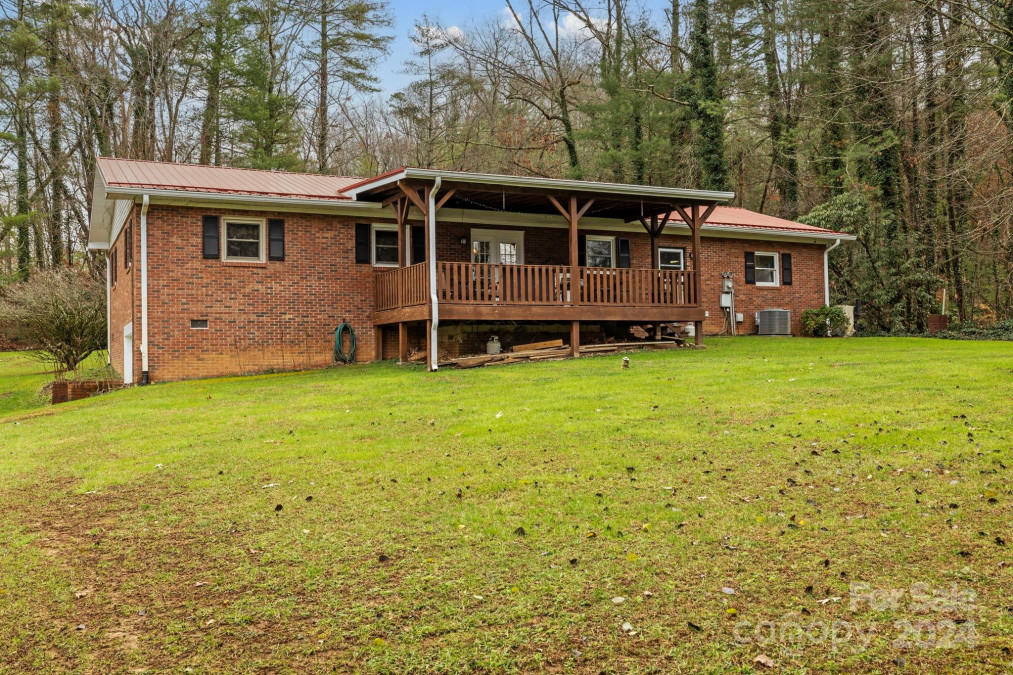 149 Evergreen Hill Dr Etowah, NC 28729