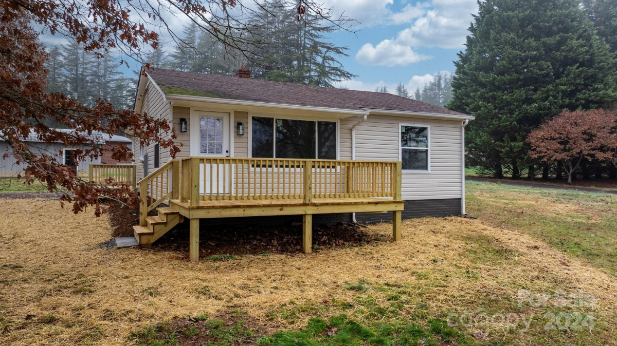 4196 Fairview Hills Dr Granite Falls, NC 28630