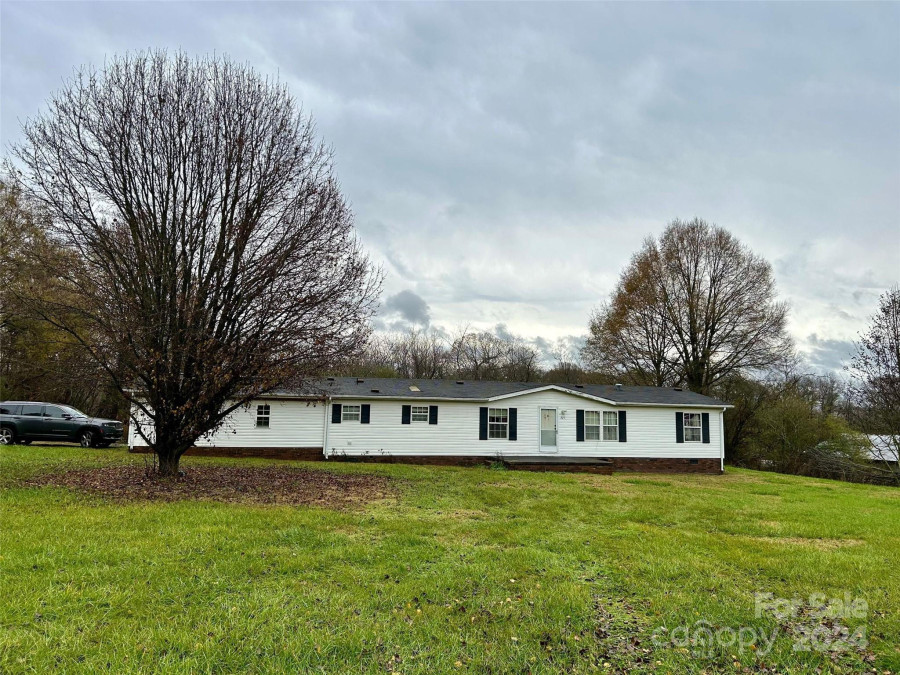 221 Avon Park Ln Taylorsville, NC 28681