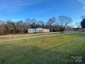 126 Beechwood Dr Salisbury, NC 28147