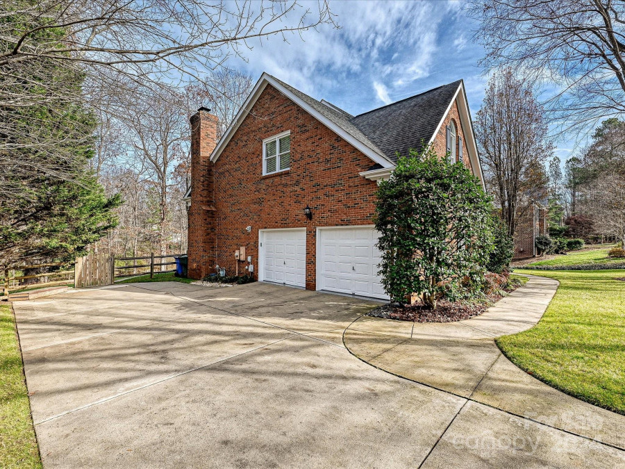 116 Lockerbie Ln Mooresville, NC 28115