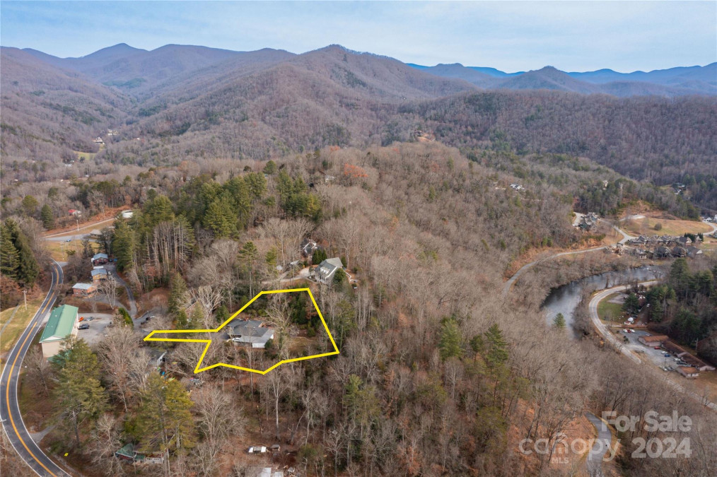 57 Dix Gap Cir Cullowhee, NC 28723