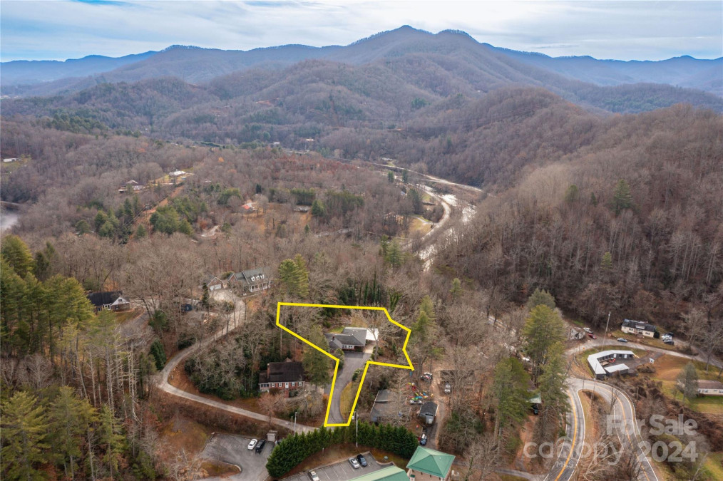 57 Dix Gap Cir Cullowhee, NC 28723