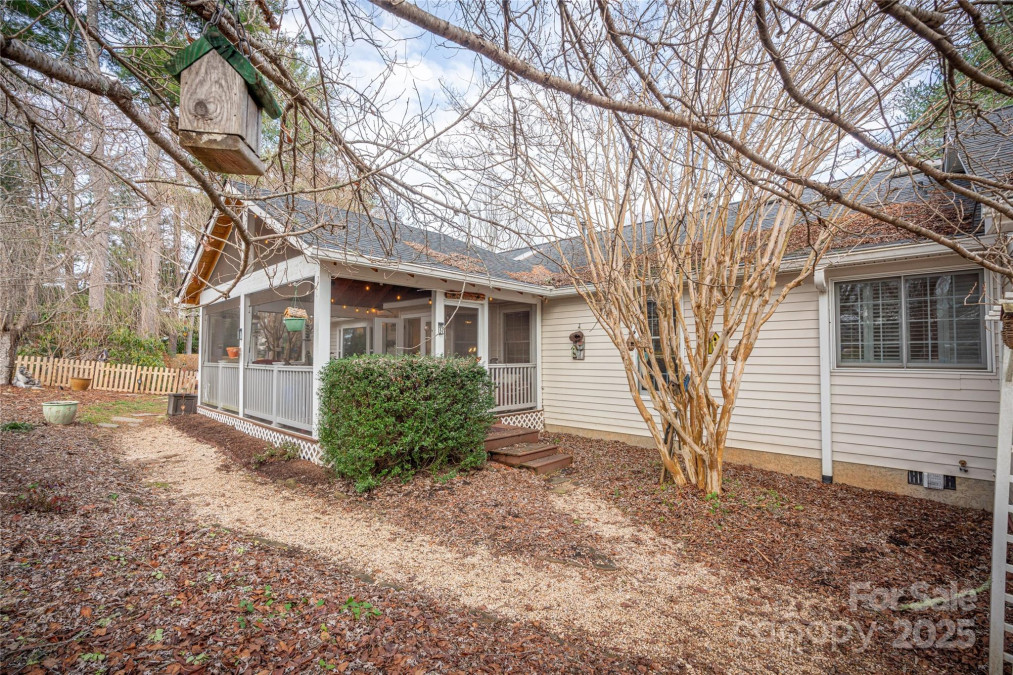 5 Old Applewood Ln Hendersonville, NC 28739