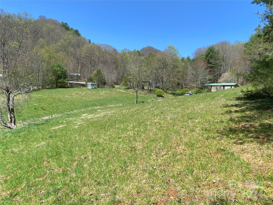 292 Crow Ln Burnsville, NC 28714