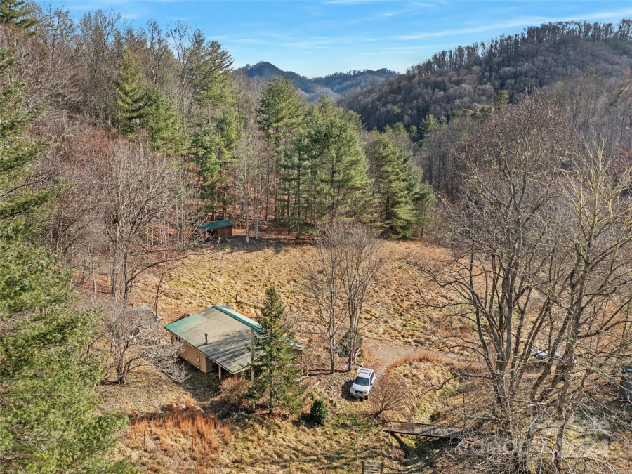 292 Crow Ln Burnsville, NC 28714