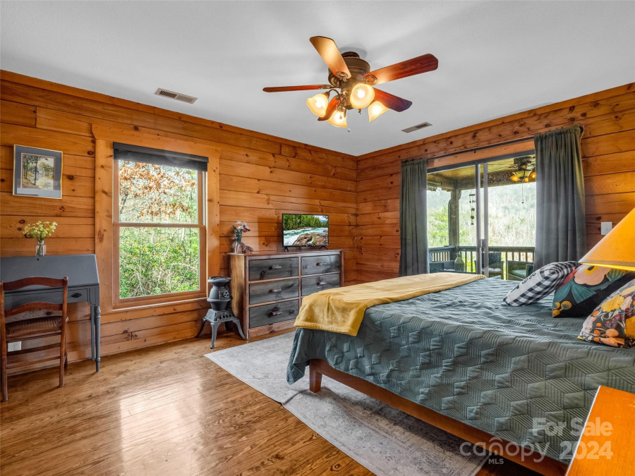 417 Garden Ln Lake Lure, NC 28746