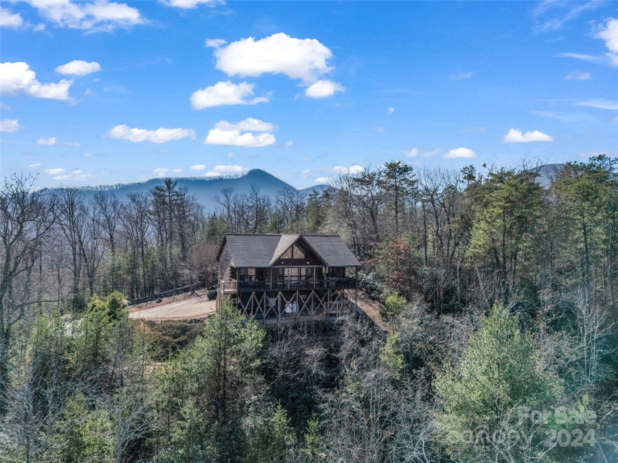 417 Garden Ln Lake Lure, NC 28746