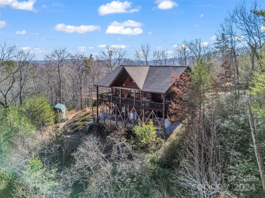 417 Garden Ln Lake Lure, NC 28746