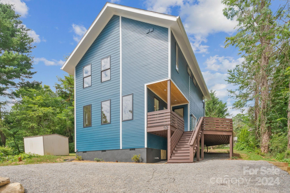 32 Carrier St Asheville, NC 28806